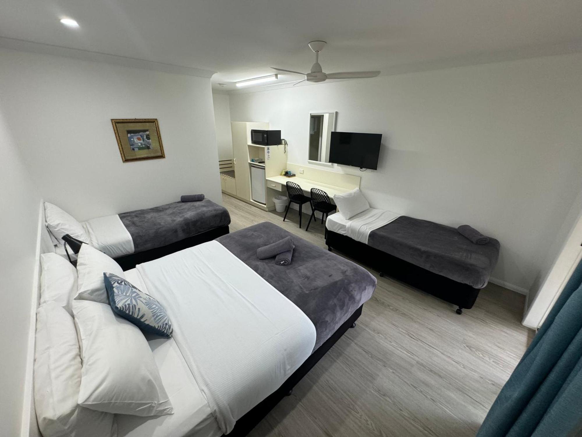Mareeba Motor Inn Экстерьер фото