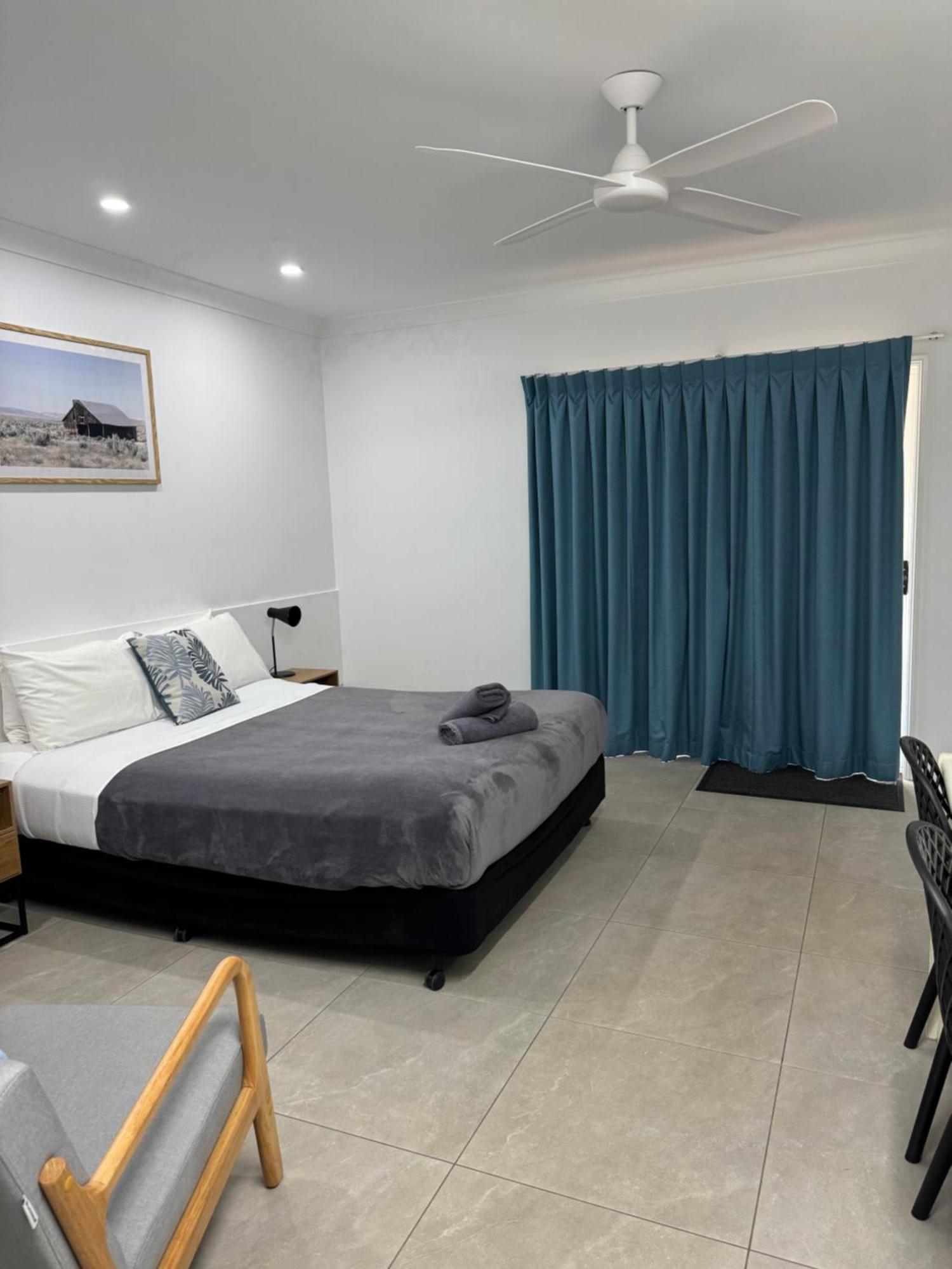 Mareeba Motor Inn Экстерьер фото