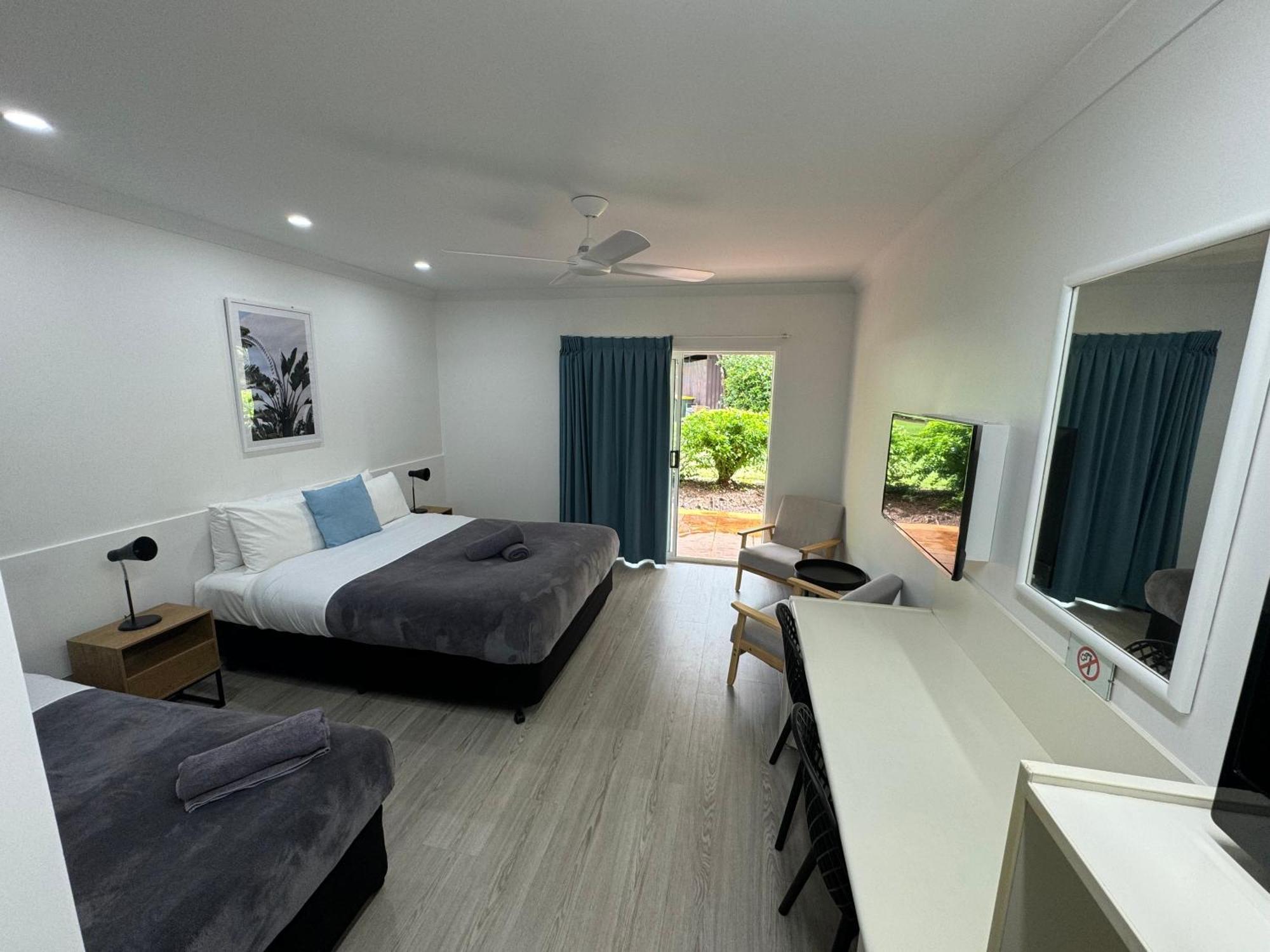 Mareeba Motor Inn Экстерьер фото
