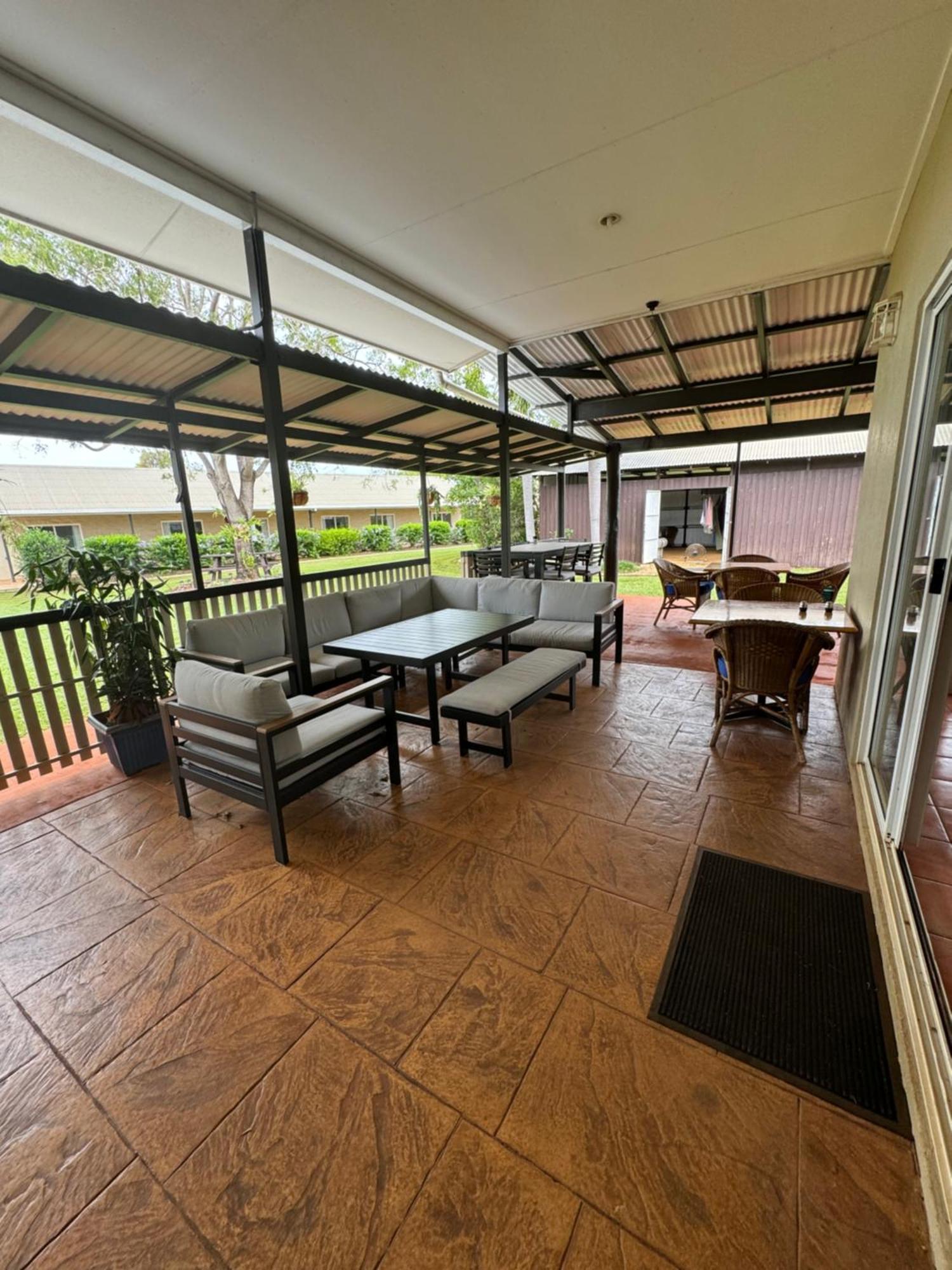 Mareeba Motor Inn Экстерьер фото