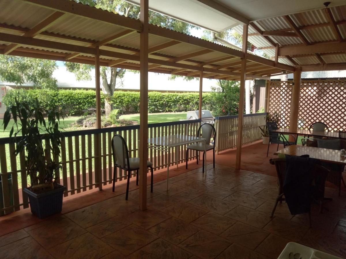 Mareeba Motor Inn Экстерьер фото